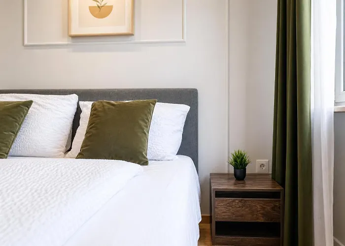 Comfy & Quiet In Viennas 12th District Appartement Wenen